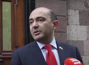 Требовать от избитых людей сложить мандаты – наверное, такого нет и в Северной Корее: Эдмон Марукян