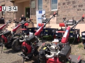 11 сельскохозяйственных машин – для 15 сельских населенных пунктов: предоставил ЕС