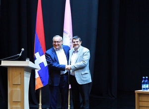 Արցախի նորընտիր պատգամավորները երդվեցին․ Արթուր Թովմասյանն ԱԺ նախագահի միակ թեկնածուն է