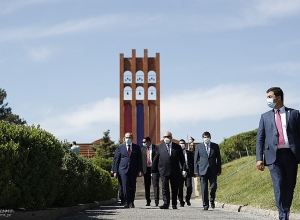 Араик Арутюнян по случаю Дня Первой Армянской Республики находится в Ереване