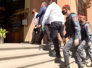 ГСПБ на 24 часа приостанавливает деятельность нескольких пунктов питания на Северном проспекте: ПРЯМОЙ ЭФИР