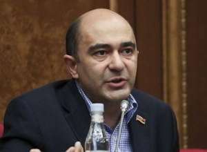 Полиция РФ продолжает требовать таможенный документ от хозяев автомобилей с армянскими госномерами: Марукян