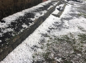 Сильный град в Горисе сегодня