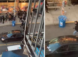 В США автомобиль въехал в толпу протестующих, затем водитель стал стрелять в людей