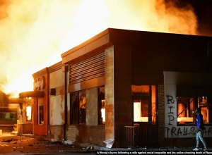 Новая волна возмущения в США: еще один афроамериканец погиб от выстрела полицейского