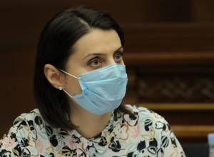 The wounded receive the necessary medical care - Zaruhi Batoyan