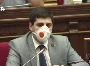 Իրենց շատ լավ մասնագետ համարող որոշ անձանց հարցերին ուզում եմ Դուք պատասխանեք.Գրիգորյանը՝ Բադասյանին