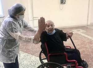 99-летний ветеран Великой Отечественной войны был доставлен в МЦ с двусторонней пневмонией – он вылечился от коронавируса