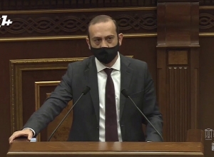 Նախկին նախագահները, իրենց բարեկամները և այլ արկածախնդիրներ երկրում ճգնաժամի իմիտացիա են անում