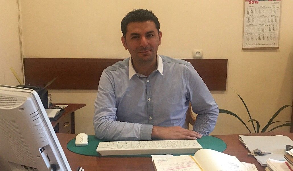 6AA99600-2FB9-4CBF-9E12-64AB996F63BE