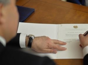 Президент не подпишет закон, связанный с КС. Что будет? Отвечают из «Нашего шага»