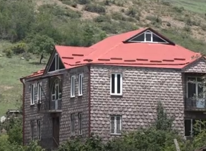 Какую сумму платят в качестве налога на недвижимость жители особняков в Алаверди?