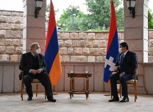 Арцах - не только сильная, но и демократическая страна: Встретились президенты Армении и Арцаха