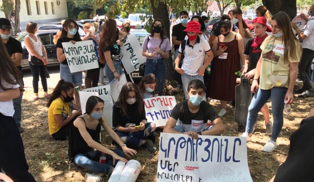 112624258_327641671968134_4736872556853194766_n