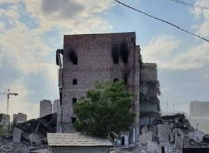 Взрывные работы по сносу здания холодильного комплекса «Дзюник»: ПРЯМОЙ ЭФИР