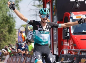 Велоспорт вернулся после коронавирусного перерыва