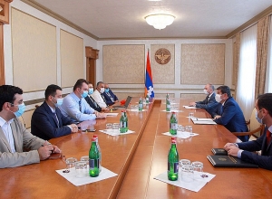 Араик Арутюнян принял делегацию «Ассоциации скотоводов и производителей мяса и кормов» РА