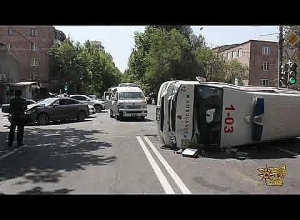 Շտապօգնության ավտոմեքենա է շրջվել. կան տուժածներ