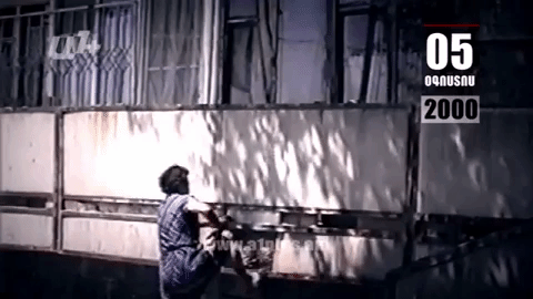 Календарь. 5-е августа: жители общежития в эти дни 2000 года заходят в свои квартиры с балконов