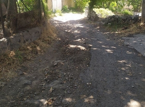 Ո՛չ շտապօգնության, ո՛չ հրշեջ մեքենաները փողոց մտնել չեն կարողանում․ Աշտարակի բնակիչն ահազանգում է