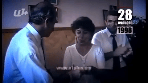 Օրացույց․ 28-ը օգոստոսի. Խորհրդարանի ղեկավարն անձամբ 1 մլն 200 հազար դրամ է տալիս տնօրեններից մեկին