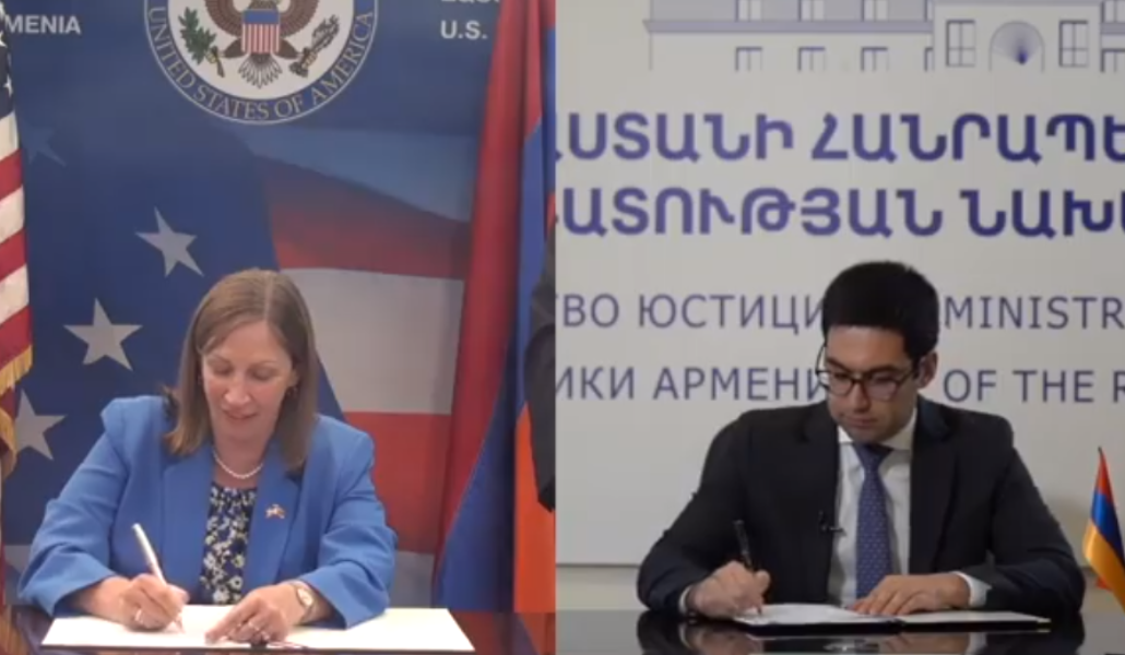 աաա