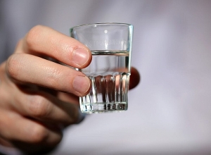 Процентное содержание метилового спирта в водке в несколько раз превысило допустимый уровень
