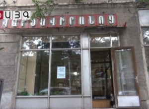 После землетрясения для того, чтобы увидеть лимоновое дерево и услышать юмор гюмрийцы шли в центральную парикмахерскую