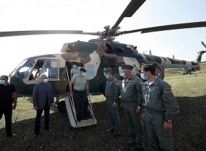 Никол Пашинян вместе с супругой Анной Акопян посетил приграничные общины Тавуша