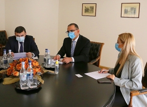 Министр экономики Тигран Хачатрян сегодня принял временного поверенного в делах Великобритании в РА