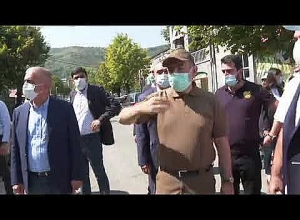 Նիկոլ Փաշինյանը շրջում է Հին Գորիսի պատմամշակութային կենտրոնով