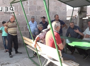 «Պուտմ ջուր տան խմենք նոր մեռնինք». քարաբերդցիները բողոքում են