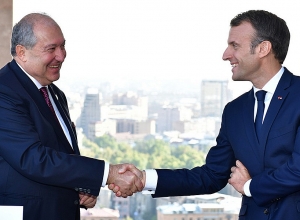 Франция рядом с Вами, чтобы внести свой вклад в новый рост Вашей экономики: Эммануэль Макрон – Армену Саркисяну