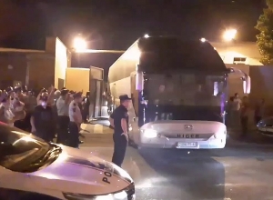 Полицейские также отправились на передовую