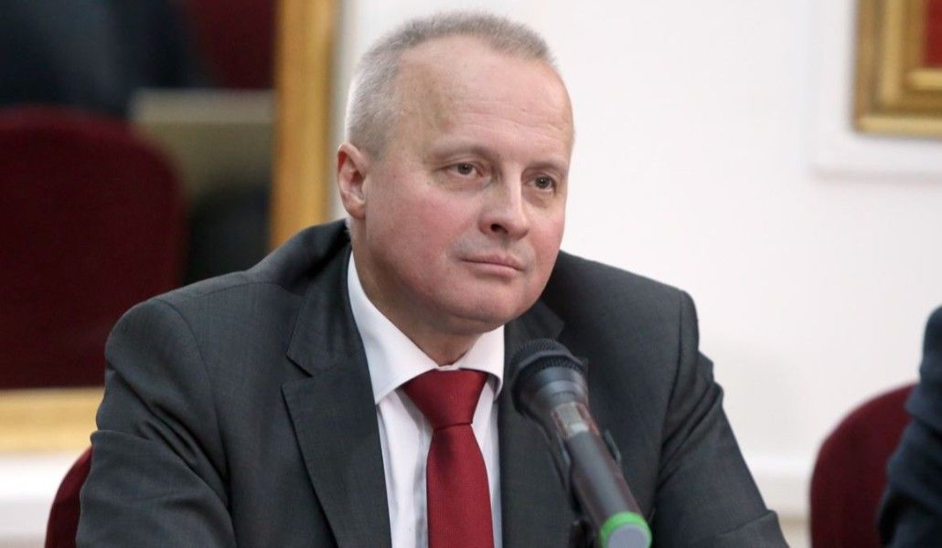 DD4E1BAD-8175-46D5-A270-4AC14BD94925_w1200_r1