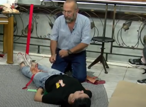 Как оказать первую медицинскую помощь во время боевых действий: тренинг