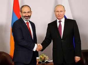 Никол Пашинян провел телефонный разговор с Владимиром Путиным