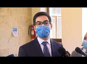 Требование отставки власти во время войны может вызвать панику: Рустам Бадасян