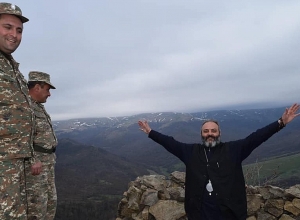 «Գնում եմ մեր սահմանները անառիկ պահող տղաների մոտ». Տավուշի թեմի առաջնորդը մեկնում է Արցախ