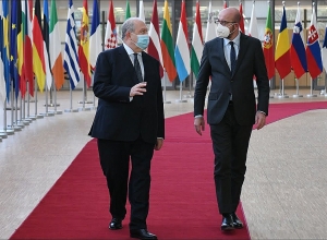 Перемирие – абсолютная необходимость, а Турция должна выйти из этого конфликта: президент главе СЕ