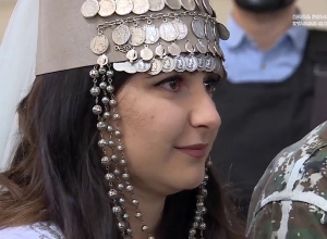 Սերն՝ ընդդեմ պատերազմի