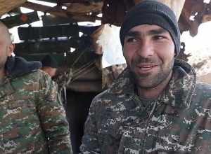 Парни на передовой обороны