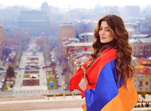 И кто говорит о мире?! Люди, обстреливающие ракетами роддом! Ответ Иветы Мукучян азербайджанской певице