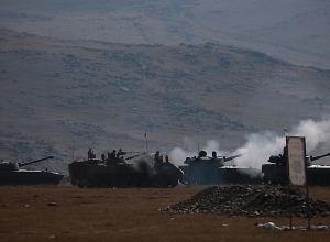 В течении ночи на всех направлениях линии фронта сохранялась относительно стабильная напряженность