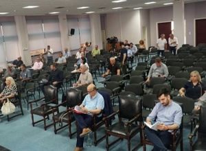 Мы выражаем свою приверженность всем народам, уважающим нормы международного права: резолюция городского совета греческого города Ларисы