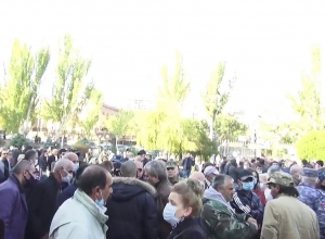 ՈՒՂԻՂ. Ինչ է կատարվում ԱԺ-ի դիմաց