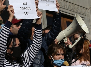 Никол Пашинян направляет полк СНБ в дом Гагика Царукяна: Наира Зограбян