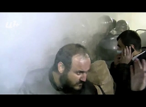 Անհասկանալի ծուխ ԱԺ-ի դիմաց