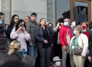 «Հենց հիմա Գագիկ Ծառուկյանին տանում են ԱԱԾ.  ԲՀԿ պատգամավորների տներ են մտնում»