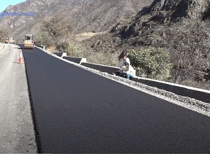 Ասֆալտապատվում է Մ6 մայրուղու՝ Քոբայր-Ալավերդի ճանապարհի 3,5 կմ հատվածը